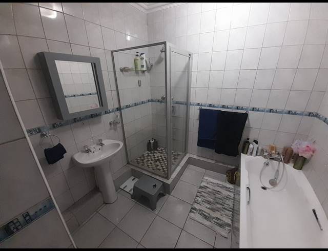 4 BEDROOM HOUSE FOR SALE IN CASHAN